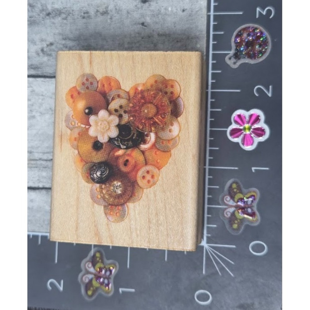Rubber Stampede Button Heart 3702D 2004 Rubber Stamp Wood #Q6